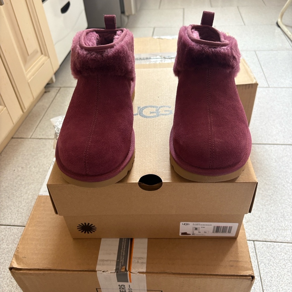UGG Ultra Snugscape Mini Boots - Picture 8 of 16